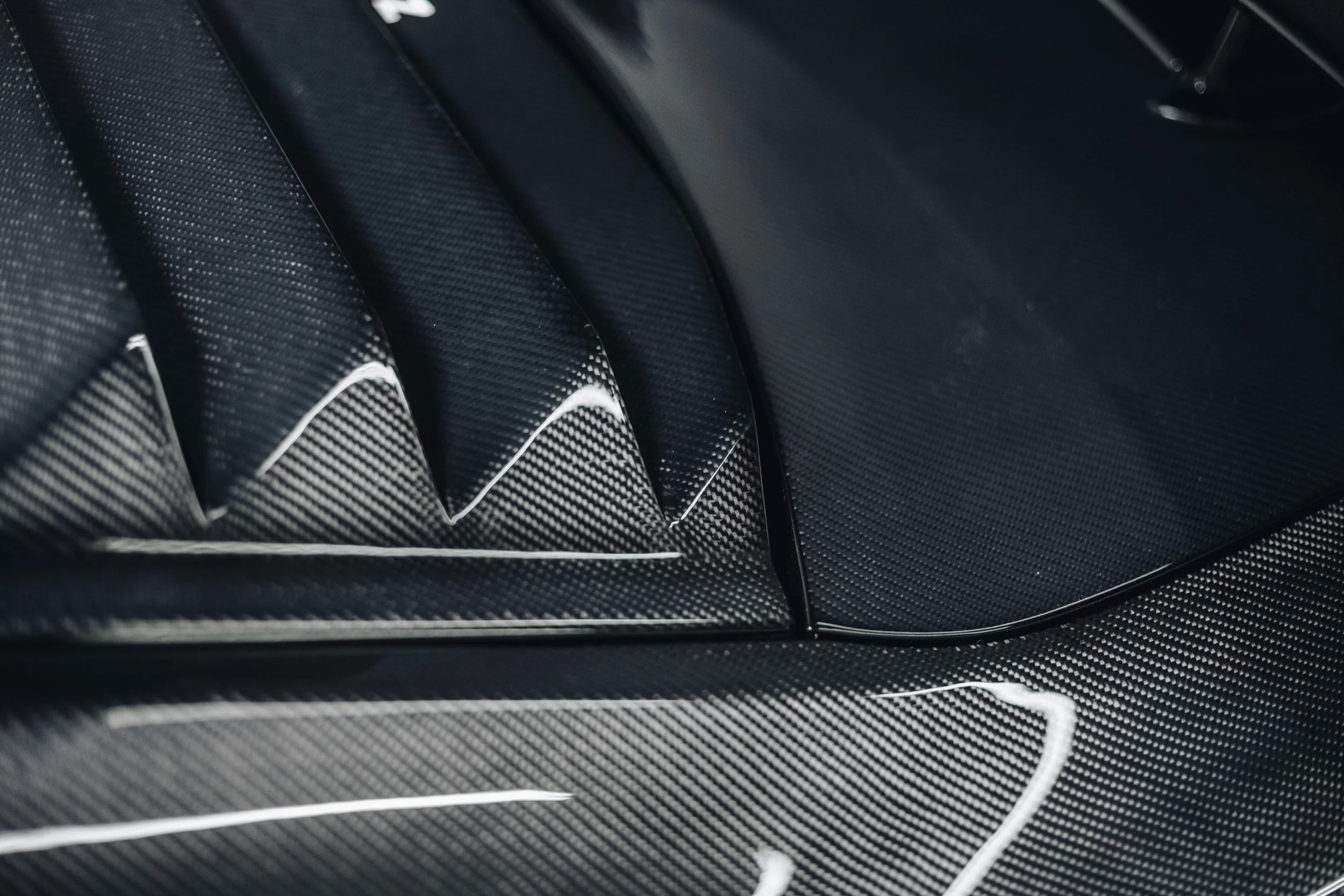 killer!!フュージョン　フロントエフェクト Zakustech Louvers R35 — Fly1 Motorsports